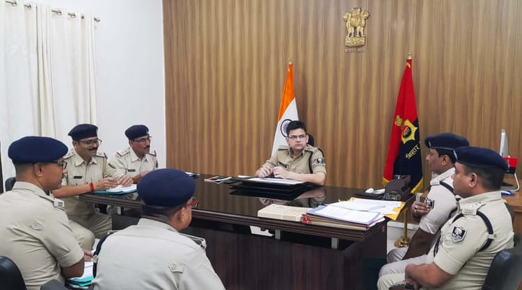 लंबित कांडों के निष्पादन में तेजी लाने का एसपी ने दिया निर्देश