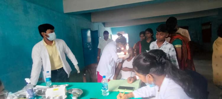 डेंटल काॅलेज व श्रीनिवास अस्पताल ने लगाया जांच शिविर