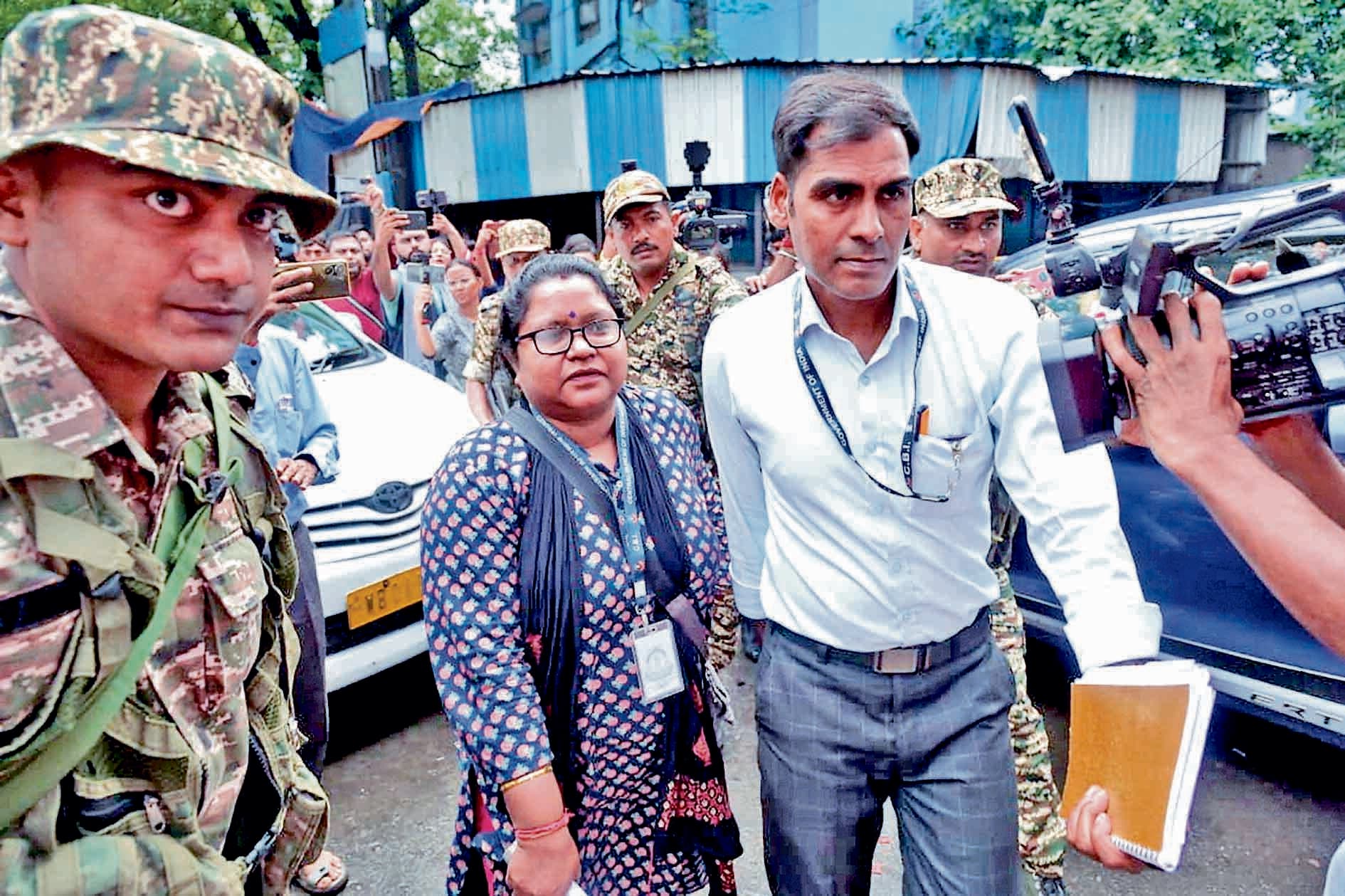 सीबीआइ के समक्ष लगातार पांचवें दिन भी पेश हुए पूर्व प्रिंसिपल डॉ संदीप घोष