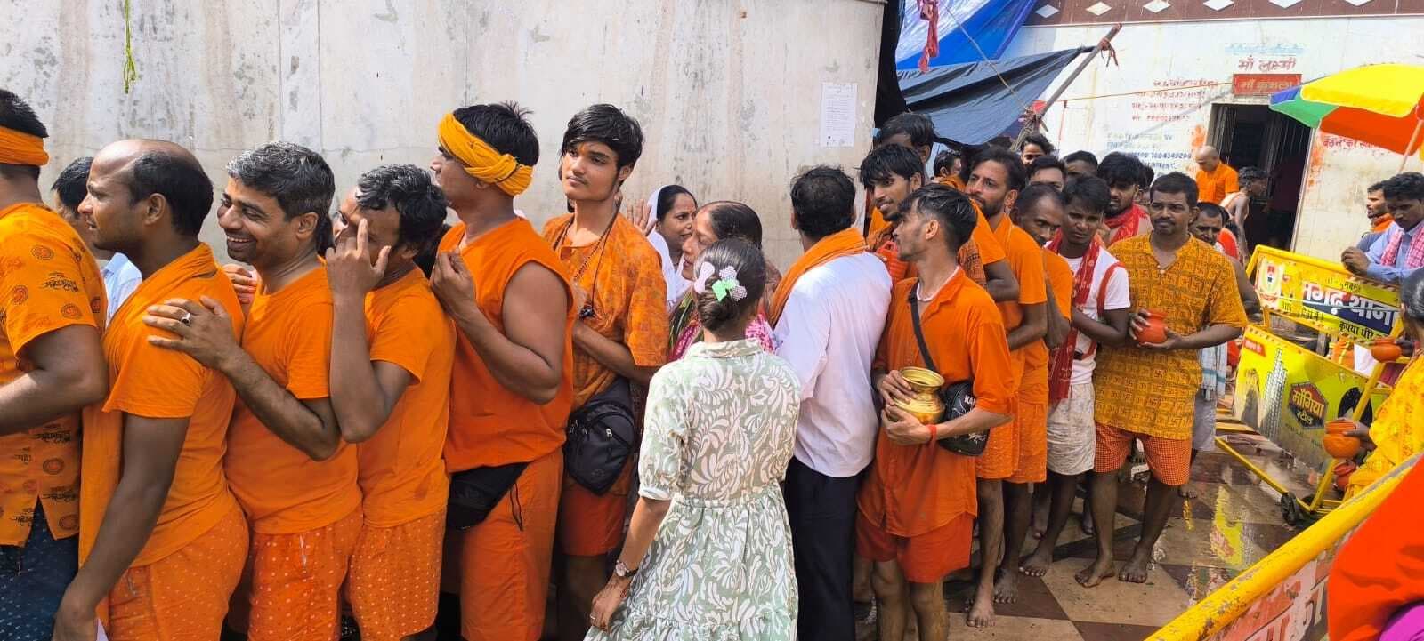 भादो मेला के दूसरे दिन 35 हजार श्रद्धालुओं ने की बाबा भोलेनाथ की स्पर्श पूजा