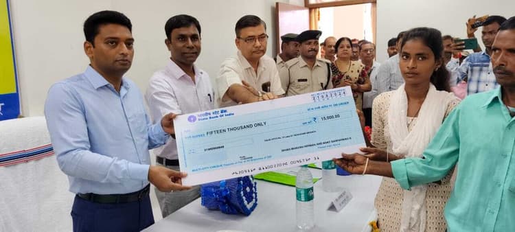 जागरूक होकर योजनाओं का लाभ लें श्रमिक