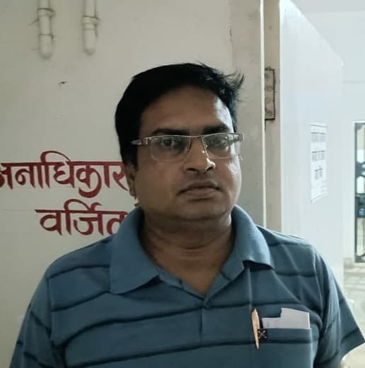 डाॅक्टर से एक लाख रुपये छीन कर उचक्का फरार