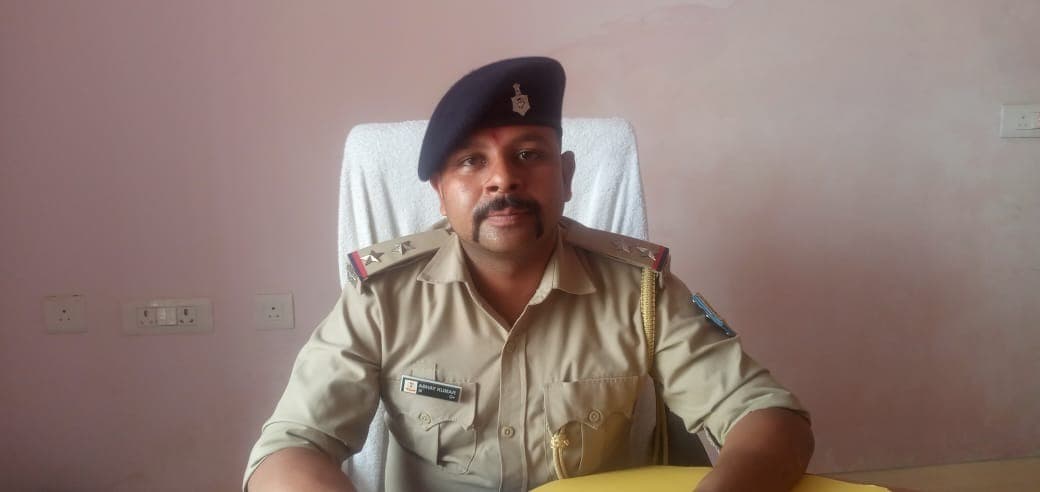 अभय कुमार ने करमाटांड़ थाने का संभाला पदभार