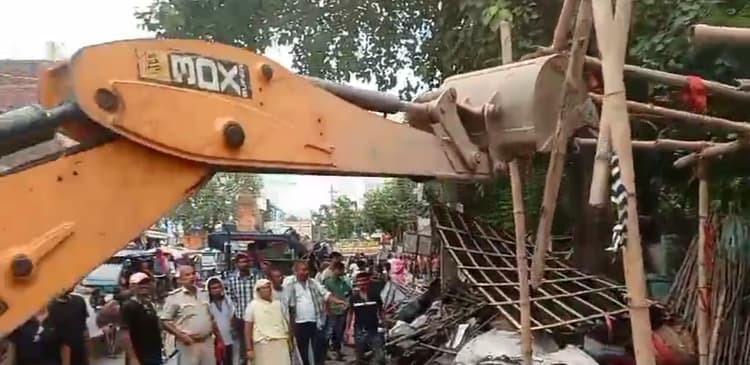 Darbhanga News : शास्त्री चौक-महावीर मंदिर मार्ग से हटाये गये दो दर्जन से अधिक अतिक्रमणकारी