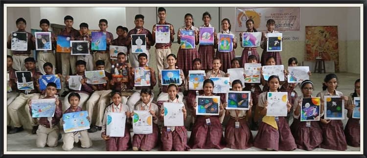 राष्ट्रीय अंतरिक्ष दिवस पर डीएवी में प्रतियोगिता का किया आयोजन