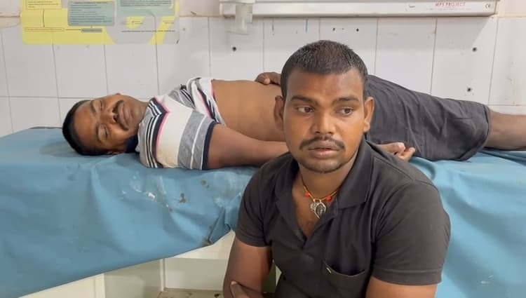 लोहरा गांव में मारपीट के दौरान तीन घायल