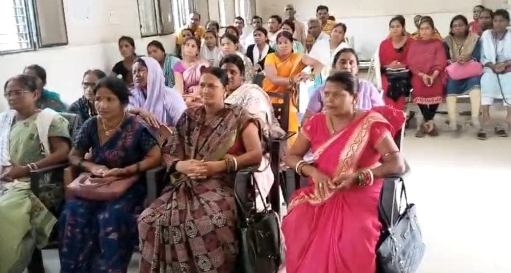 हड़ताली स्वास्थ्यकर्मियों के साथ दोयम दर्जे का व्यवहार : संघ