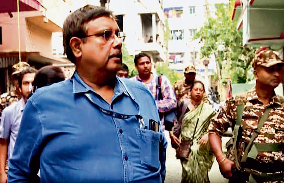 संदीप घोष के आवास सहित 16 जगहों पर सीबीआइ के छापे