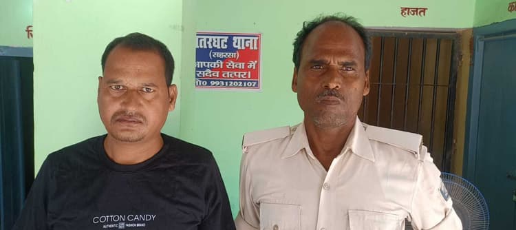 देसी चुलाई शराब के साथ तस्कर गिरफ्तार