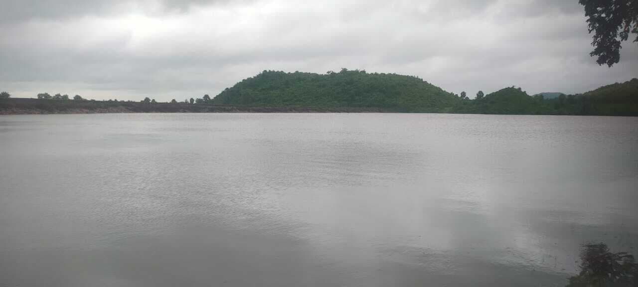 दिगलपहाड़ी डैम लबालब, पानी हो रहा ओवरफ्लो