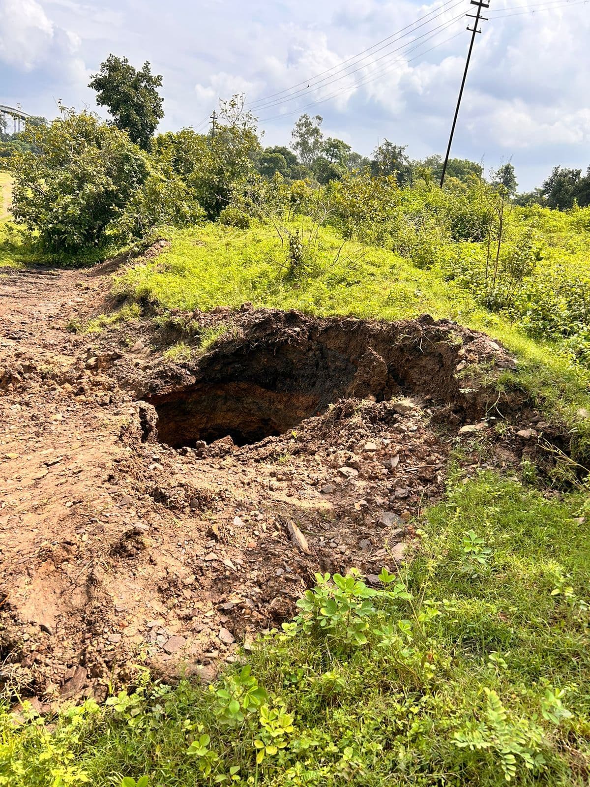 महेशपुर फुटबॉल ग्राउंड में दूसरी बार बना गोफ, ग्रामीणों में आक्रोश