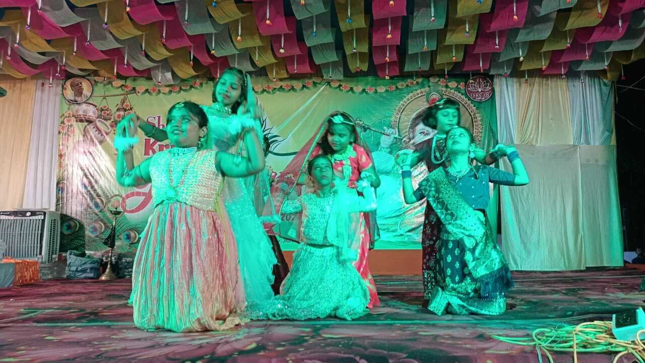 कृष्ण जन्मोत्सव पर ''नंदलाला तेरी राह तके बृजबाला...'' गीत से गुंजायमान रहा शहर