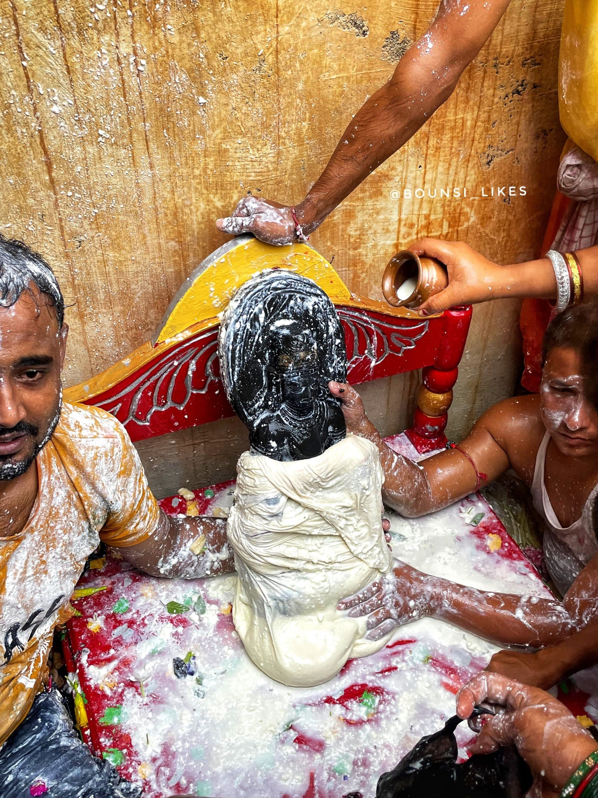 दही कादो उत्सव के साथ दो दिवसीय जन्माष्टमी का हुआ समापन