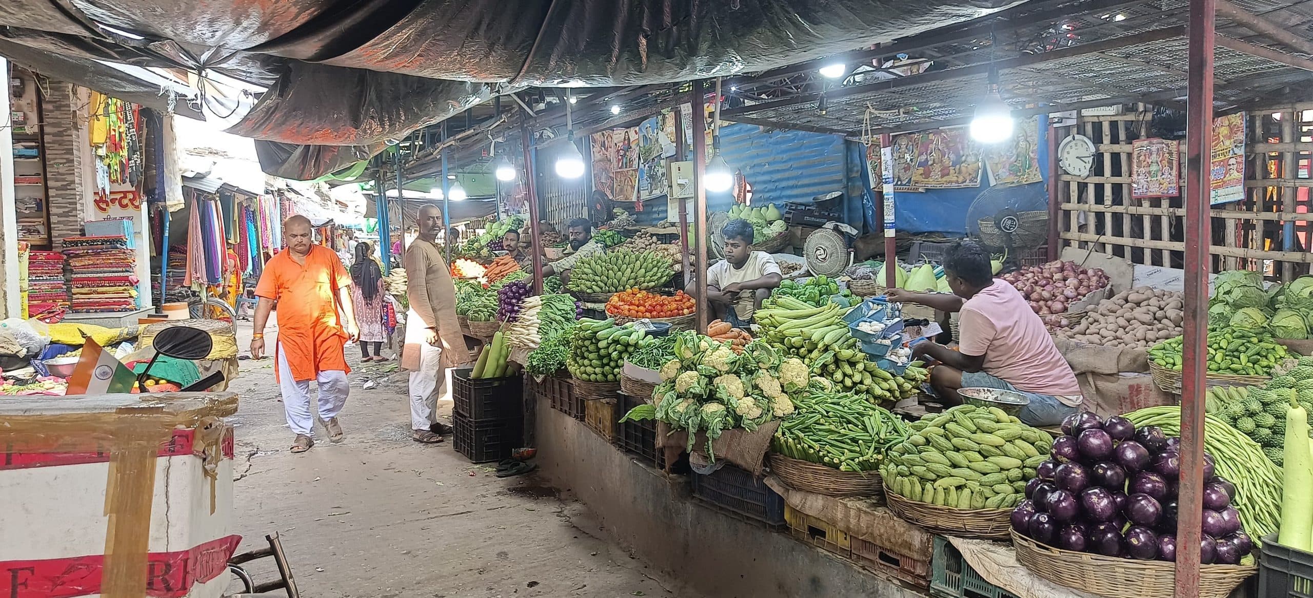 मिर्च का बढ़ा तीखापन, प्याज का झांस बरकरार