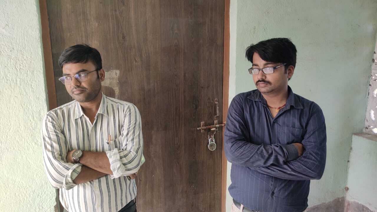 रिश्वतखोरी का आरोप: रैयतों का गुस्सा फूटा, तारापुर सर्वे कार्यालय में जड़ा ताला!