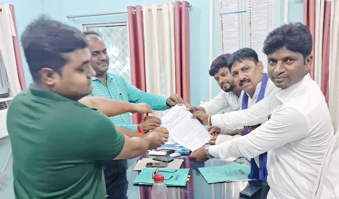 हिसुआ की अगवा महिलाओं की सकुशल बरामदगी के लिए डीएम से लगायी गुहार