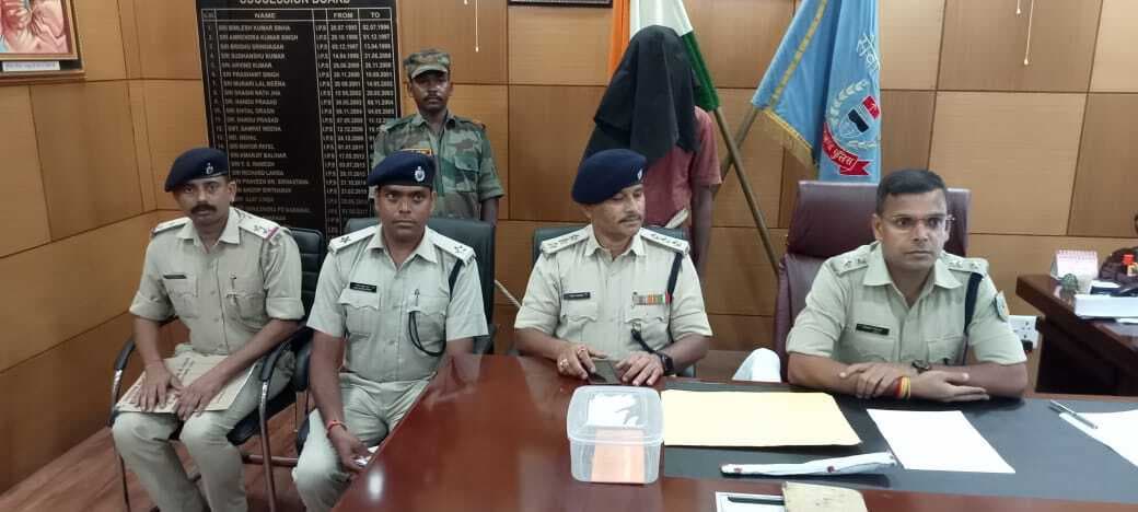 पत्नी के साथ होटल संचालक के अवैध संबंध के शक पर की हत्या