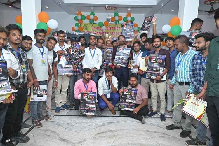 कैमरे के ऑपरेटिंग सिस्टम से रूबरू हुए फोटोग्राफर