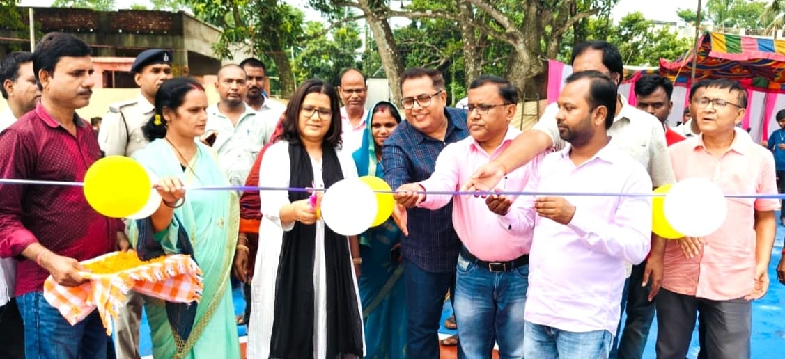 डीडीसी ने किया टेनिस कोर्ट का उद्घाटन