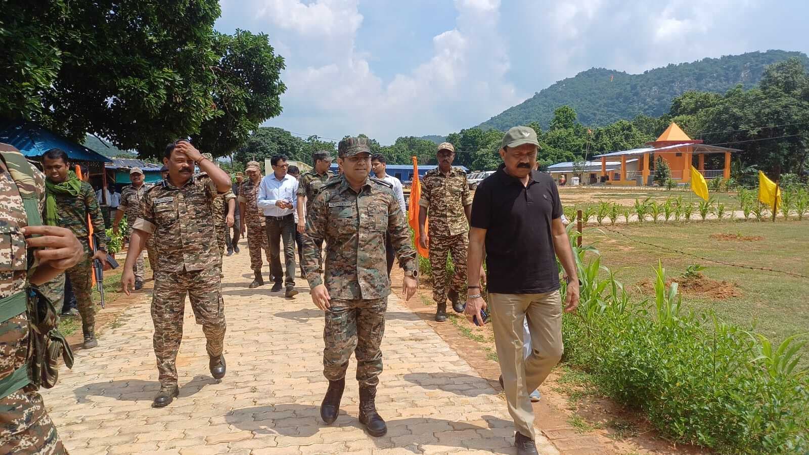 सरकारी योजनाओं को लोगों तक पहुंचाने को लेकर सरकार प्रतिबद्ध: डीएम