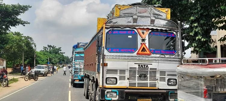 माधोपुर बाजार जा रहे युवक को कार ने रौंदा, मौत