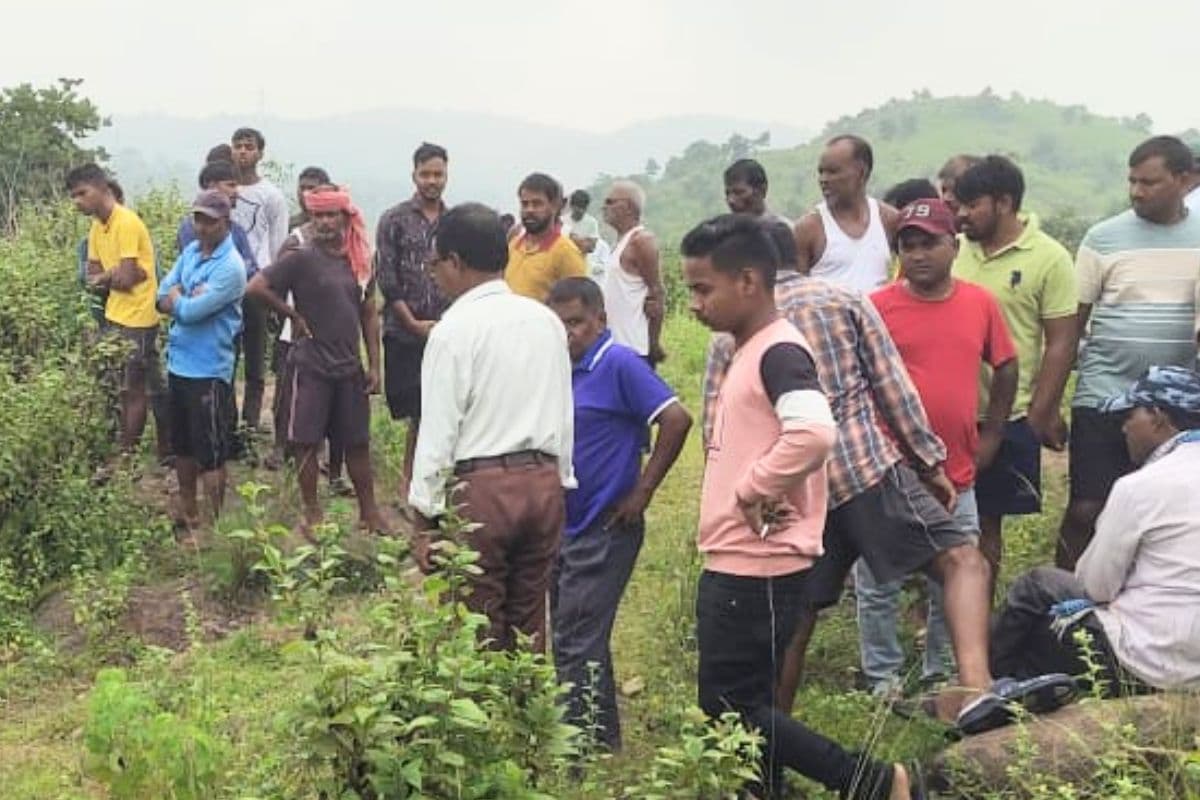 Jharkhand Crime News: गोमिया के करमटिया में युवक की गला रेतकर हत्या, सुबह-सुबह शव मिलने से सनसनी