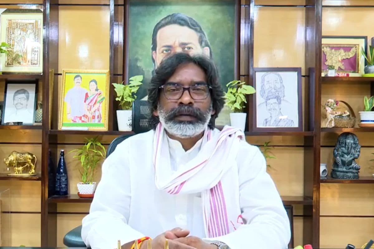 आंदोलन पर उतरे बोकारो के आइसीटी इंस्ट्रक्टर, राज्य सरकार के खिलाफ जतायी नाराजगी