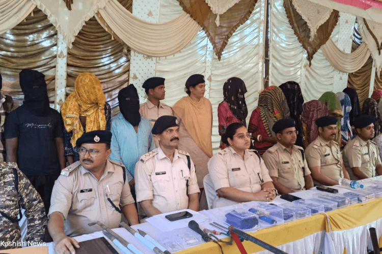 झारखंड : खिलौने बेचने की आड़ में करते थे रेकी, फिर करते थे चोरी, पुलिस के हत्थे चढ़े मध्यप्रदेश के 22 चोर