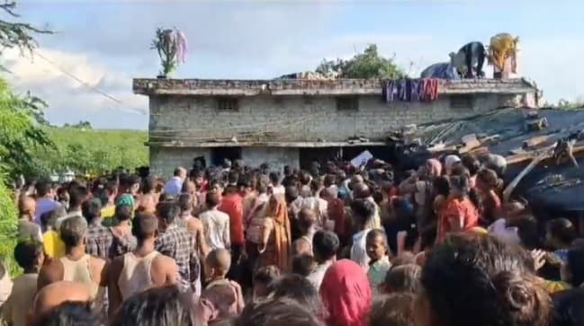 Child Murder: बेगूसराय में सातवीं कक्षा के छात्र की गला दबा कर हत्या, आरोपित गिरफ्तार