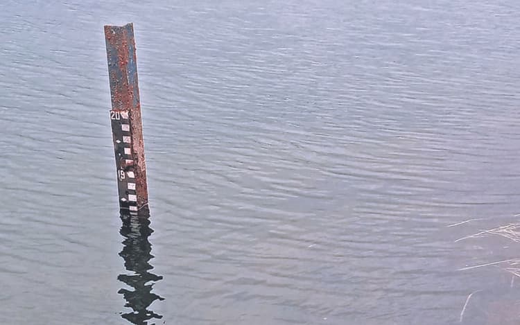 Madhubani News : ग्रामीण क्षेत्र में भी जल संकट गहरा रहा, ग्रामीण क्षेत्र का भूजल स्तर 28 फूट नीचे