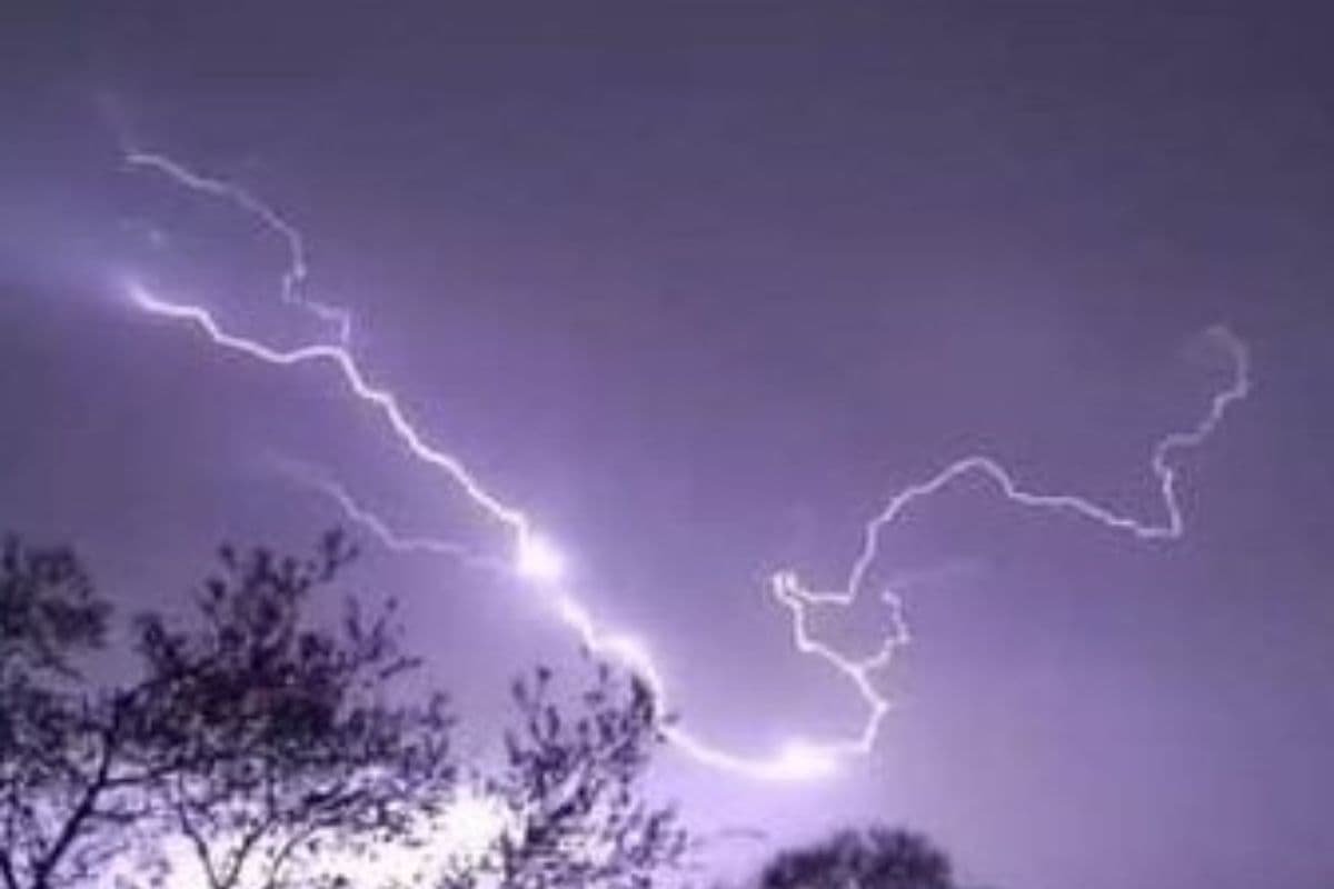 Garhwa Weather: गढ़वा में लगातार बादल छाये रहेंगे, हर दिन होगी बारिश
