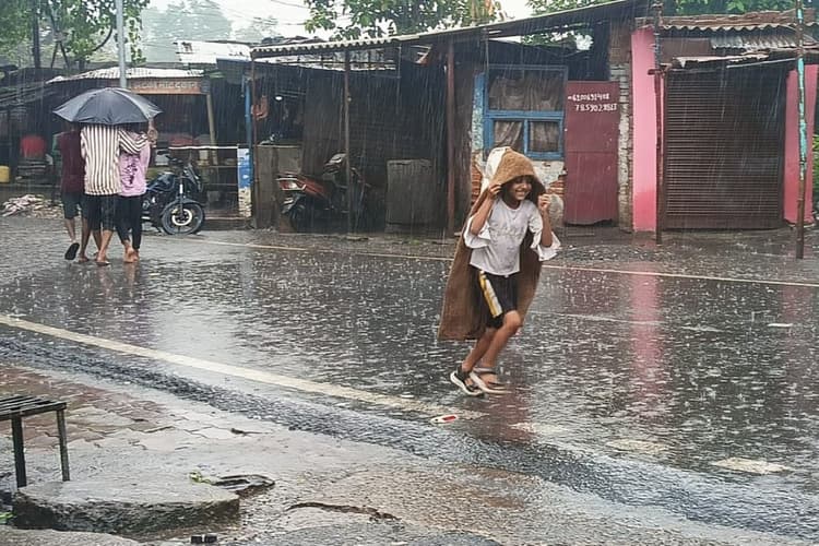 Jharkhand Weather: झारखंड में कब तक हैं बारिश के आसार, कब से साफ होगा मौसम?