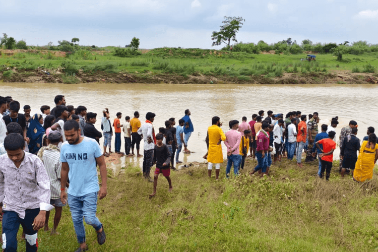 गिरिडीह : दुखहरण नाथ मंदिर में पूजा करने आया युवक उसरी नदी में डूबा