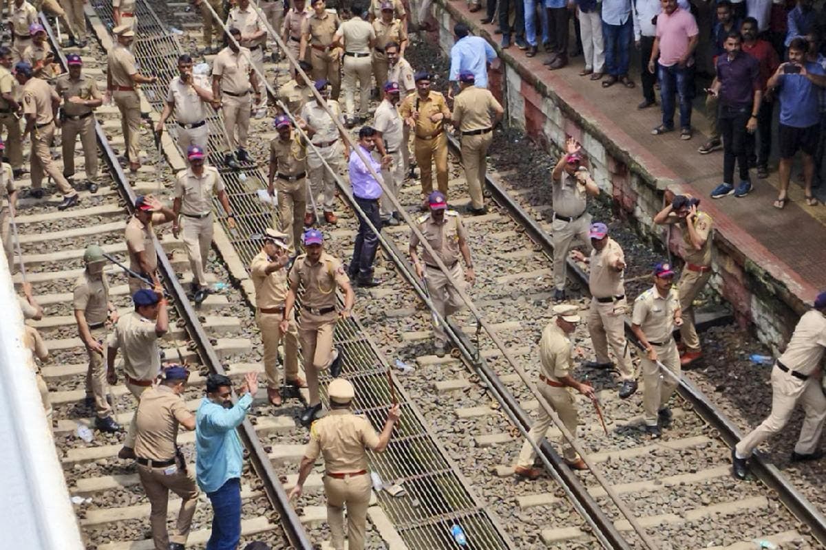 Maharashtra Bandh: рдХреНрдпреЛрдВ рдФрд░ рдХрдм рдмреБрд▓рд╛рдпрд╛ рдЧрдпрд╛ рдорд╣рд╛рд░рд╛рд╖реНрдЯреНрд░ рдмрдВрдж?