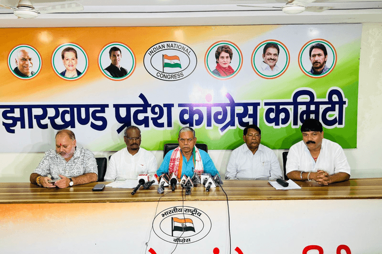 Jharkhand Politics: विधानसभा चुनाव को लेकर कांग्रेस ने बताई अपनी रणनीति, पहले की तरह कार्यरत रहेगी कमेटी
