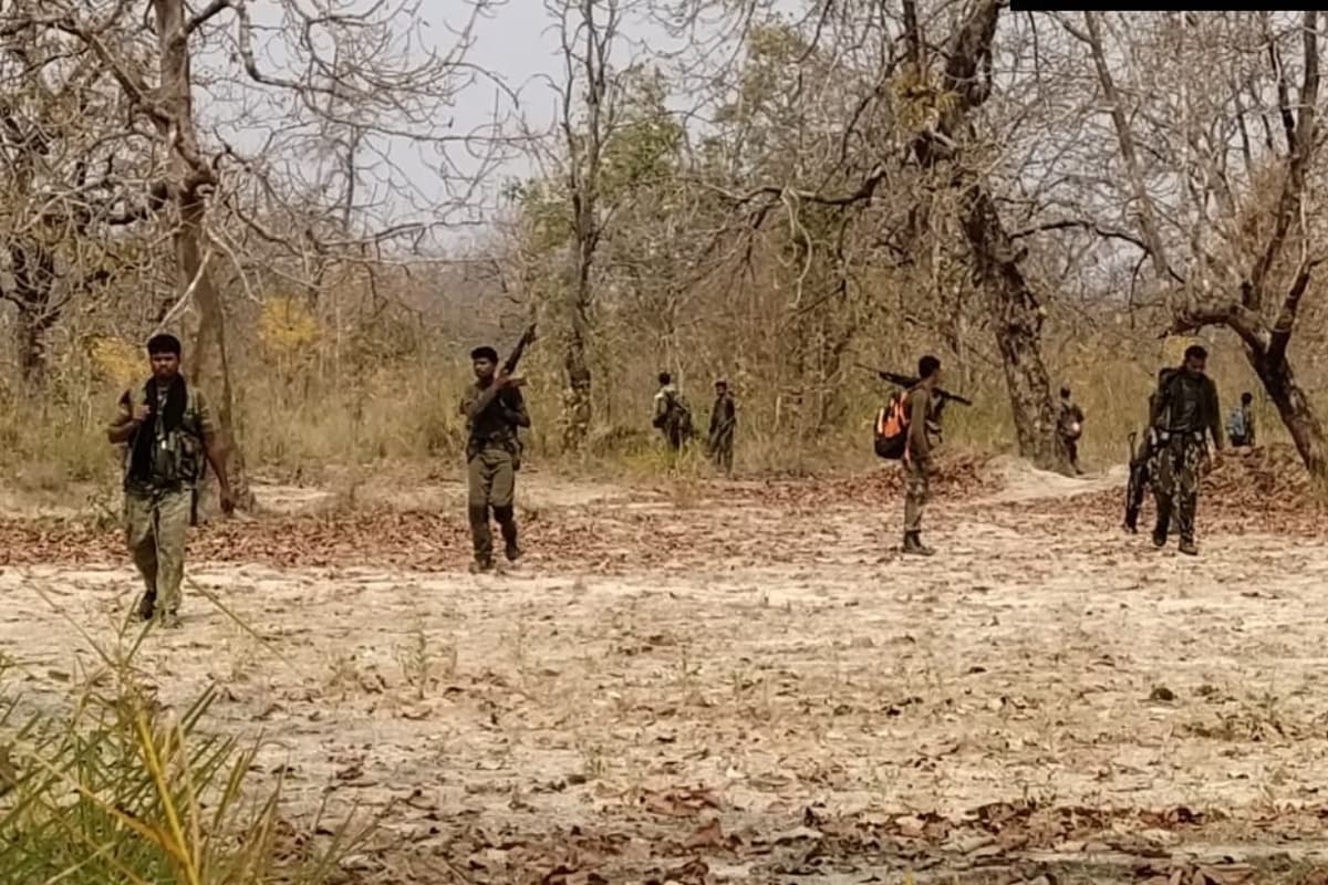 Naxal Attack: छत्तीसगढ़ के बीजापुर में आईईडी विस्फोट, 5 सुरक्षाकर्मी घायल