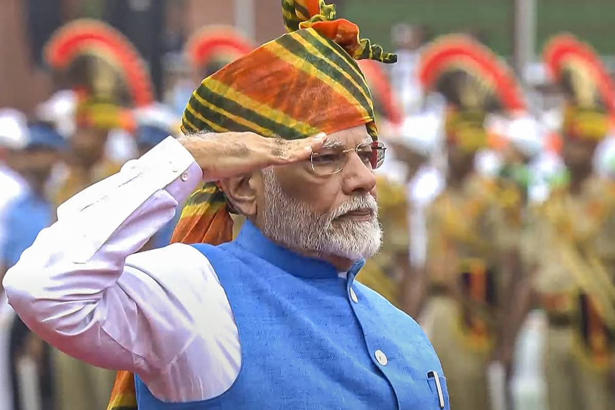 Independence Day 2024 : 2014 से लेकर 2024 तक, कुछ यूं बदलता नजर आया पीएम मोदी का साफा