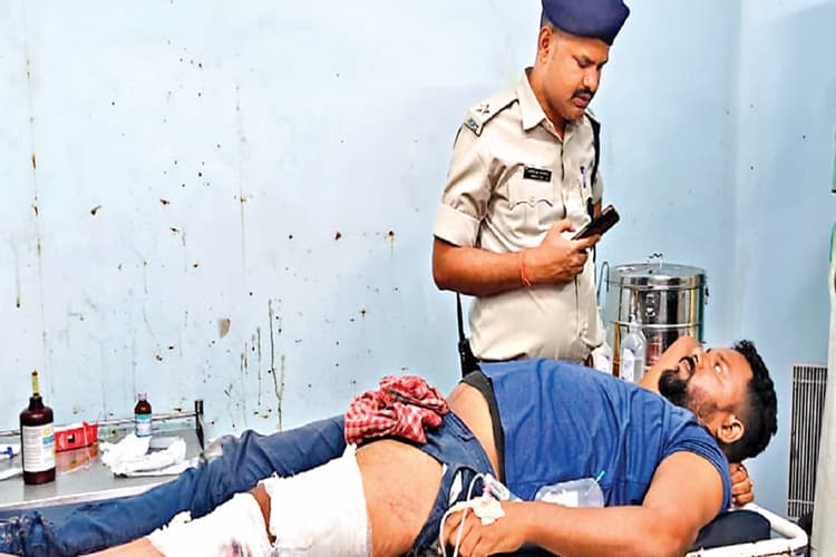 नहीं थम रहा राजधानी रांची में अपराधियों का आंतक, कांके रोड में कांग्रेस नेता को मारी गोली, रिम्स में भर्ती