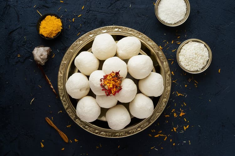 Raksha Bandhan Sweets : त्योहार को बनाएं और भी जादा खास, होममेड रसगुल्ला के साथ, सीखें बनाने की विधि