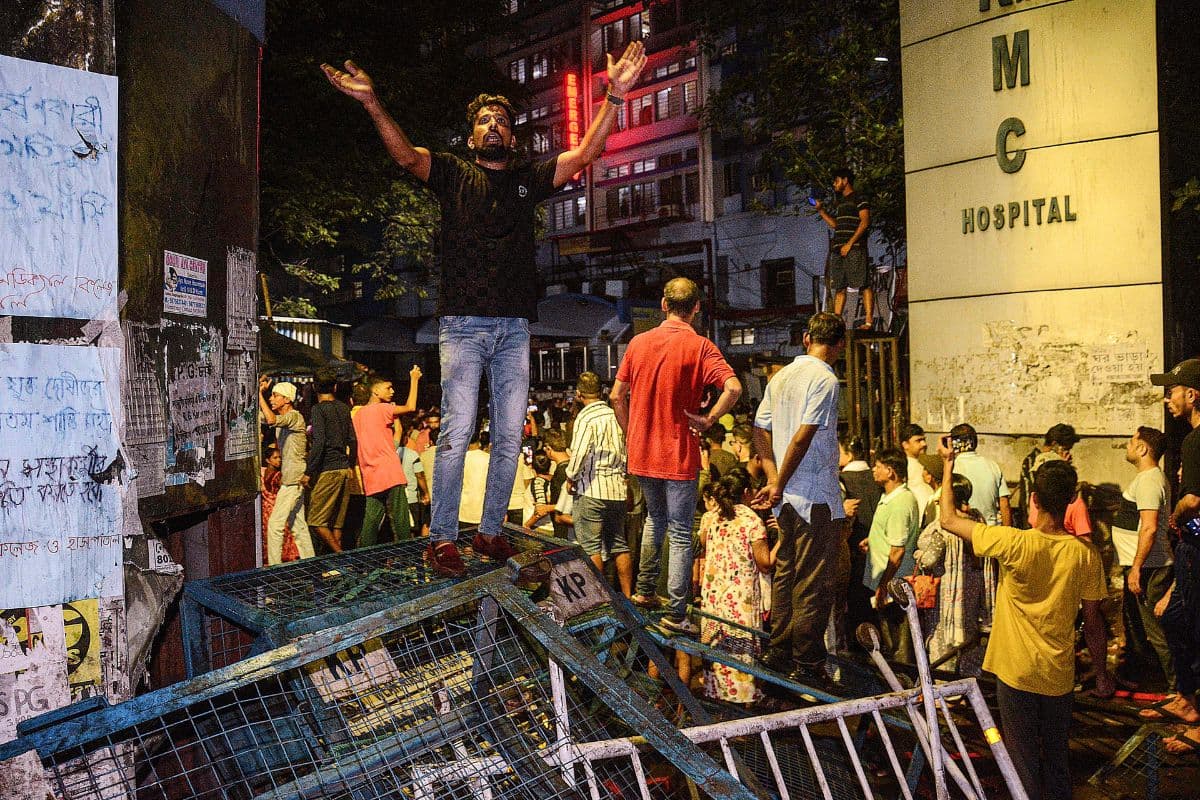 Kolkata Doctor Murder Case: कोलकाता के इस इलाके में 5 से अधिक लोगों के एकत्र होने पर लगी रोक