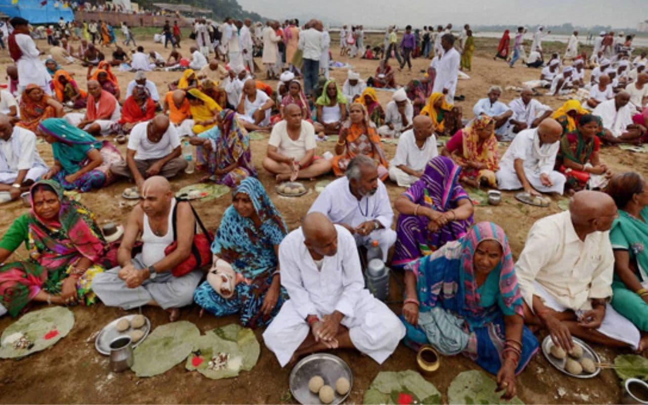 Pitru Paksha 2024 in Gaya: गया में पूर्णिमा का श्राद्ध आज, पितृपक्ष कल से शुरू, जानें सभी प्रमुख तिथियां
