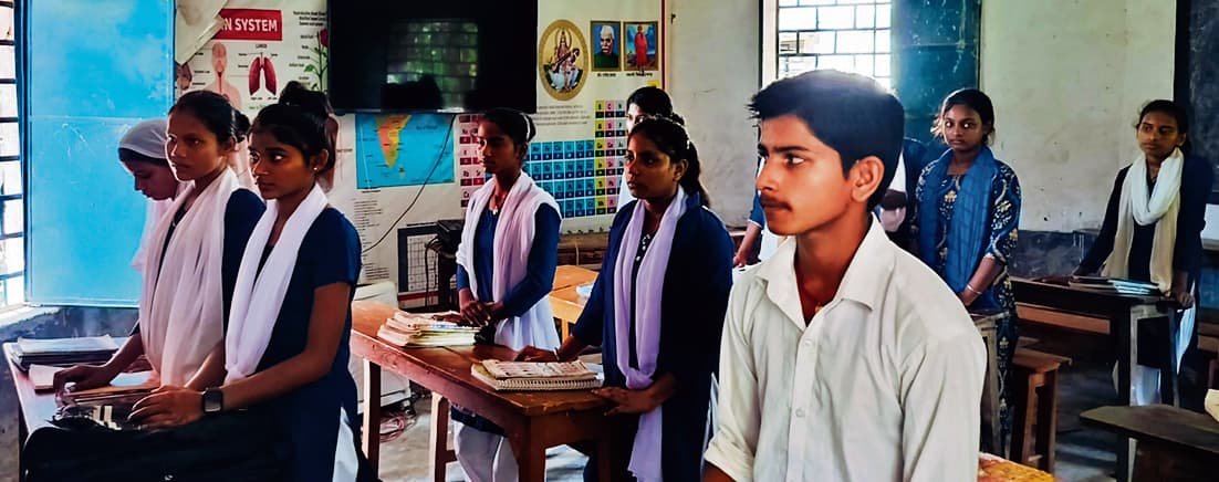 Madhepura News : जरूरत 18 की, स्कूल में हैं सिर्फ नौ कमरे