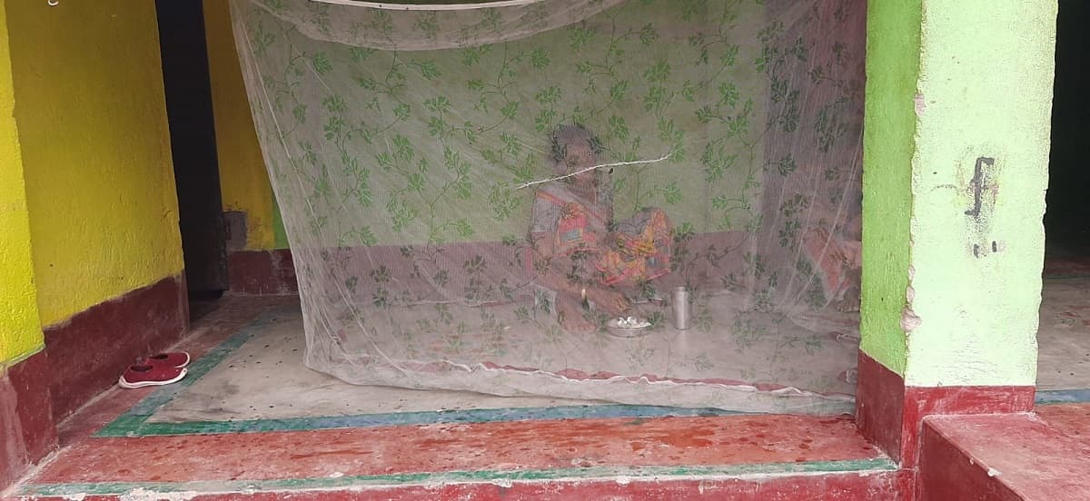 Purnia News : कचरे की दुर्गंध से मेहमानों ने छोड़ दिया मुहल्ले में आना