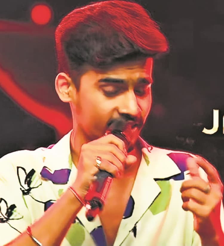 Jai Jha on TV : खपरैल के छाजन से सा रे ग म प के मंच तक पहुंचा सहरसा का जय झा