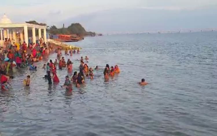 Bihar : जीतिया के मौके पर 37 बच्चों समेत 43 लोगों की डूबने से मौत, 3 अब भी लापता