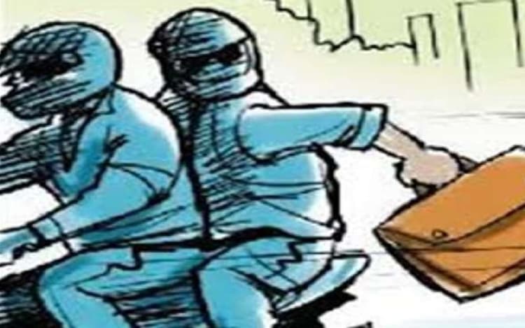 अस्पताल में पोते का इलाज करा रहा था दादा, चोरों ने रुपये से भरा बैग उड़ाया