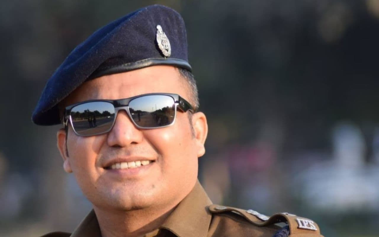 Shivdeep Lande: इस IPS अफसर के लिए पागल थी लड़कियां, सोशल मीडिया पर करती थी प्रपोज