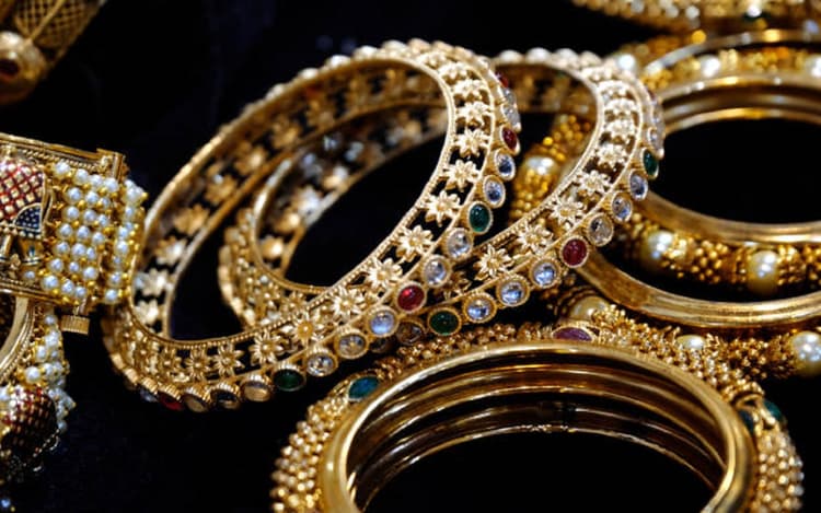 Hartalika Teej 2024: हरतालिका तीज पर आपकी कलाईयों की शोभा बढ़ाएंगे ये कंगन डिजाइन