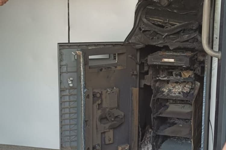 गुमला के बसिया में ATM काटकर 25 लाख की चोरी, आरोपियों की गिरफ्तारी के लिए पुलिस ने तेज की कार्रवाई