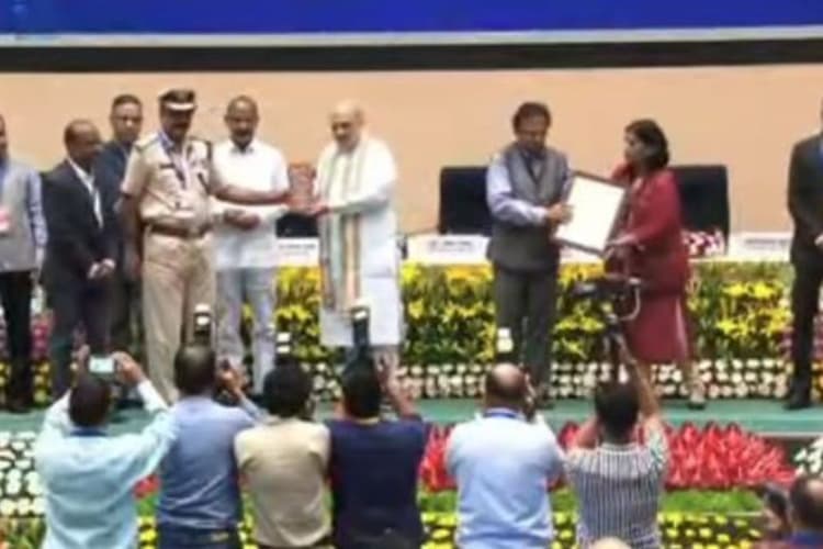 झारखंड के DGP अनुराग गुप्ता और साइंटिस्ट गुंजन कुमार को गृह मंत्री अमित शाह ने किया सम्मानित, जानें वजह